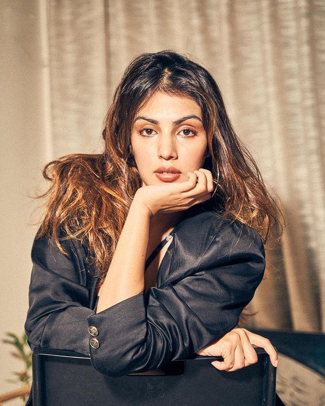 Rhea Chakraborty Looks all Classy, Chic and Bossy in this Black Pants Suit!
