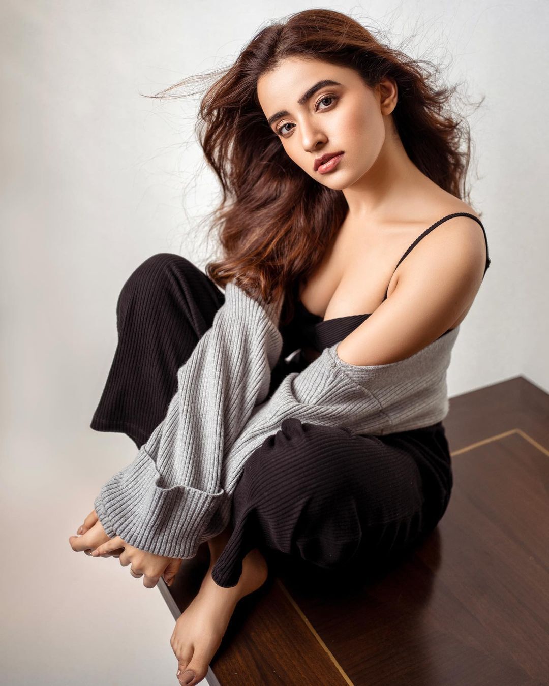 Rukshar Dhillon: బికినీలో విశ్వక్ సేన్ హీరోయిన్ హాట్ ట్రీట్.. బాత్ టబ్ లో ఘోరంగా