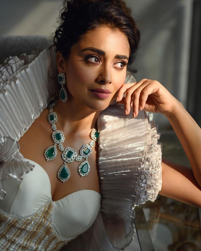 Shriya Saran's Gorgeous Looks Deserve Plenty Of Heart Eyes Emojis
