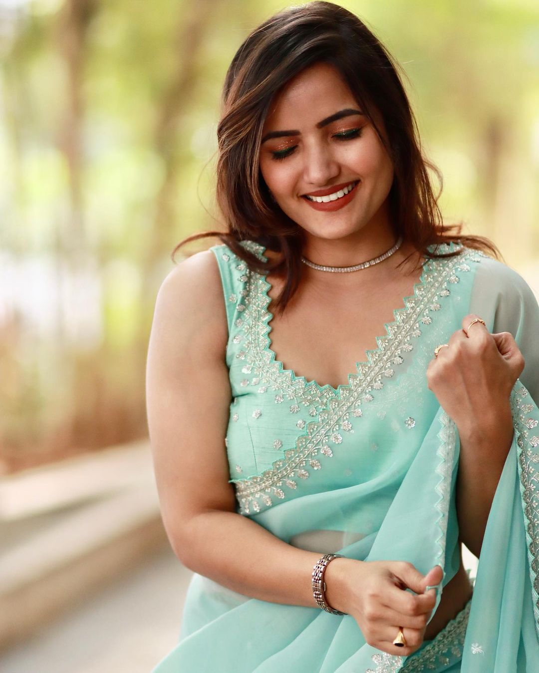 Siri Hanumanth: అందానికే నిర్వచనం.. సిరి హనుమంత్ చీరకట్టు సోయగం