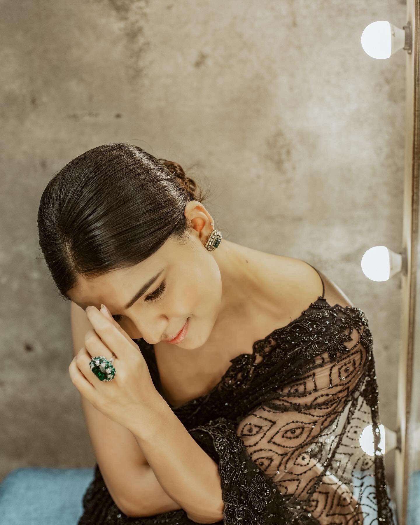 ஒரேயடியாக கவர்ச்சிக்கு தாவிய வாணி போஜன்..குளியலறையில் போட்டோஷூட்!