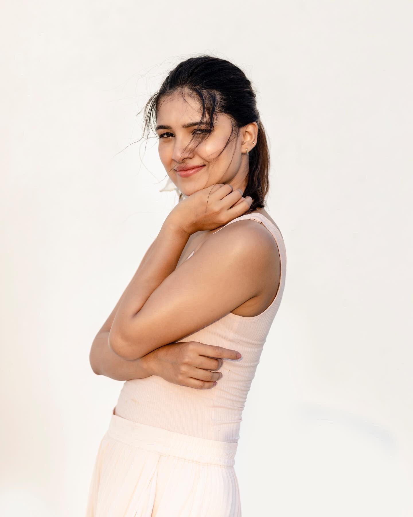 ஒரேயடியாக கவர்ச்சிக்கு தாவிய வாணி போஜன்..குளியலறையில் போட்டோஷூட்!