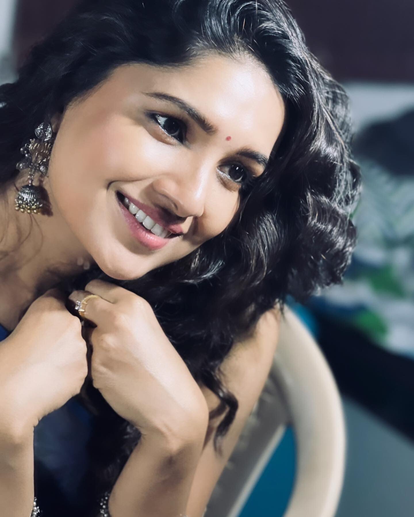 ஒரேயடியாக கவர்ச்சிக்கு தாவிய வாணி போஜன்..குளியலறையில் போட்டோஷூட்!