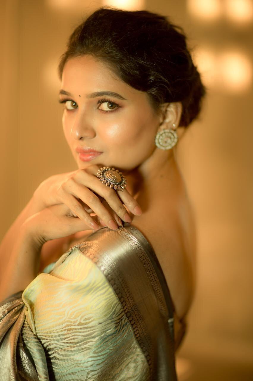 ஒரேயடியாக கவர்ச்சிக்கு தாவிய வாணி போஜன்..குளியலறையில் போட்டோஷூட்!