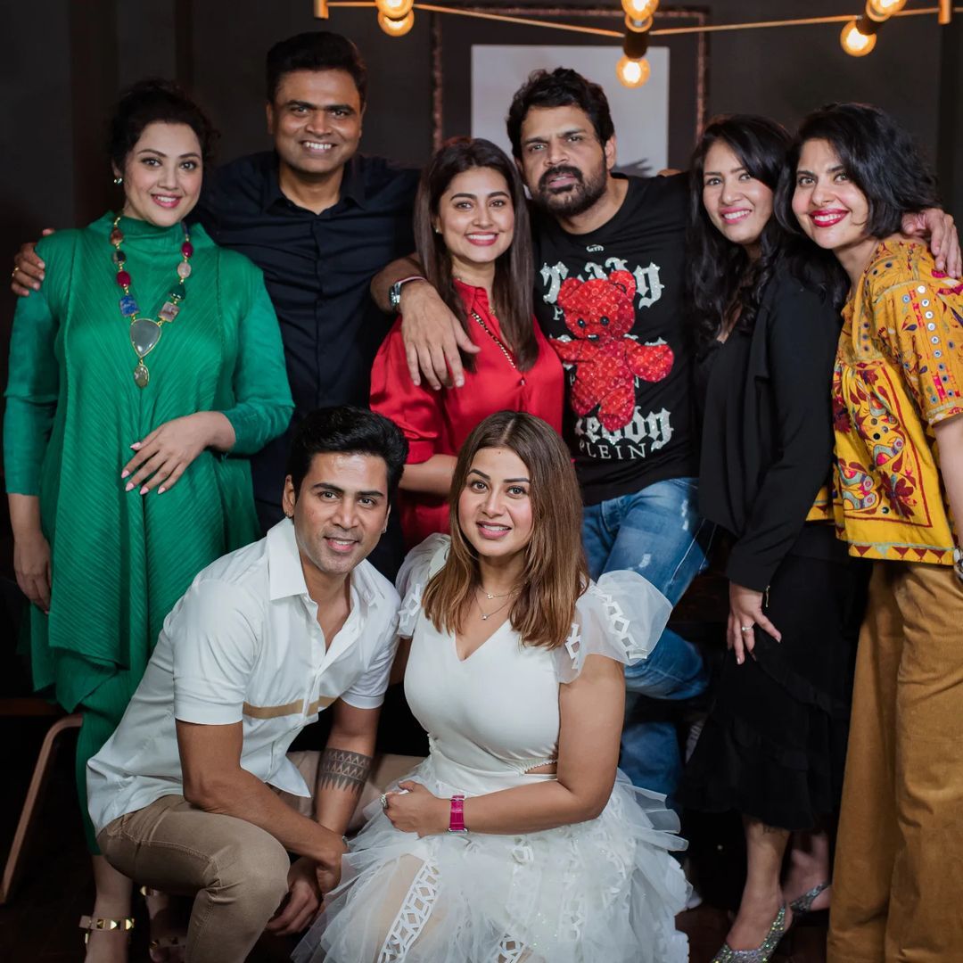 ஹேண்ட்ஸம் CEO.. செம ஸ்மார்ட்டா இருக்கும் விஜய்.. வாரிசு படத்தின் பிரத்யேக பிக்ஸ் இதோ!