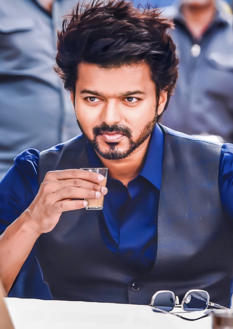 ஹேண்ட்ஸம் CEO.. செம ஸ்மார்ட்டா இருக்கும் விஜய்.. வாரிசு படத்தின் பிரத்யேக பிக்ஸ் இதோ!