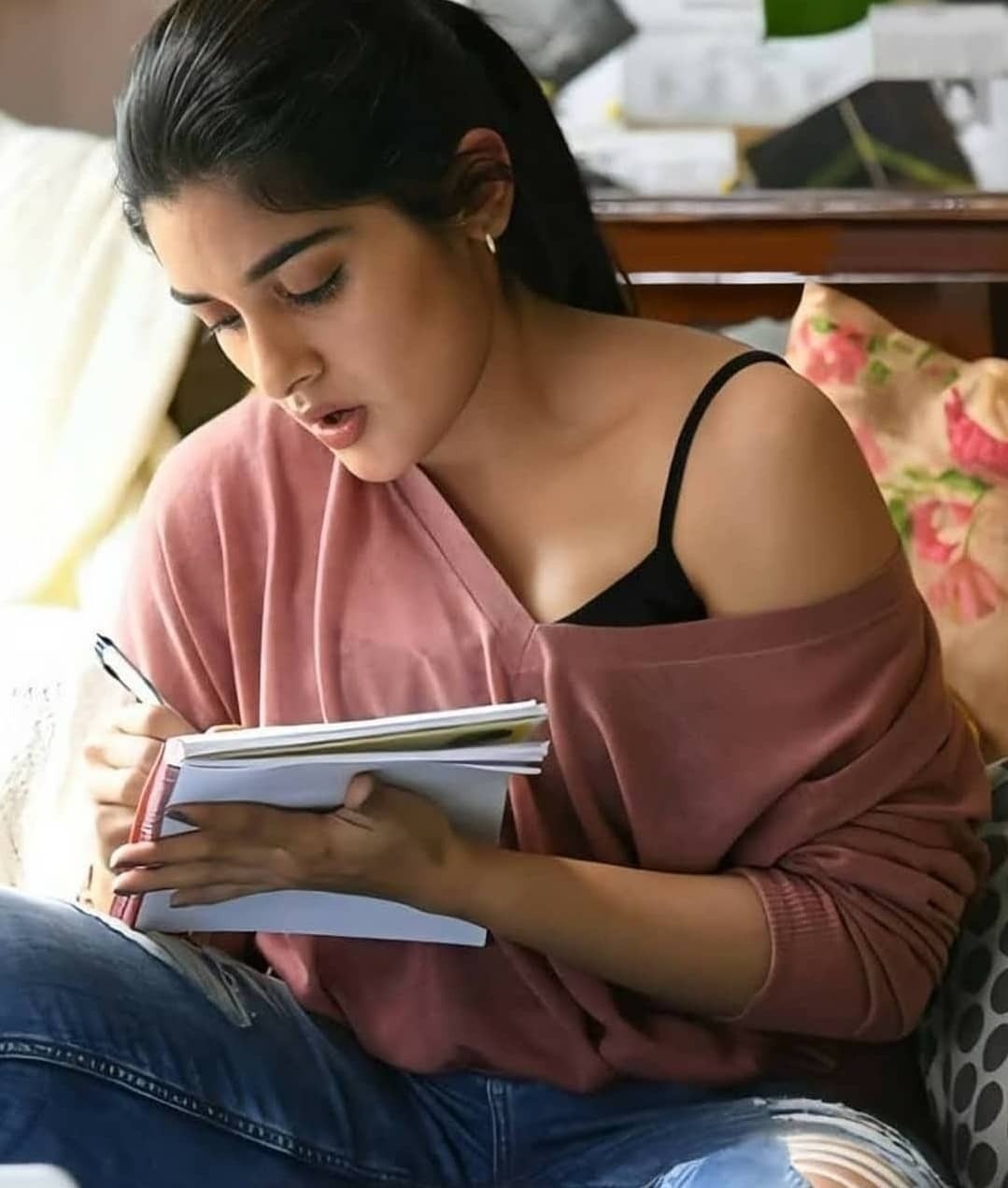 ಚೆನ್ನೈ ಚೆಲುವೆ ನಿವೇದಾ ಥಾಮಸ್ ಬಿಂದಾಸ್ ಚಿತ್ರಗಳು