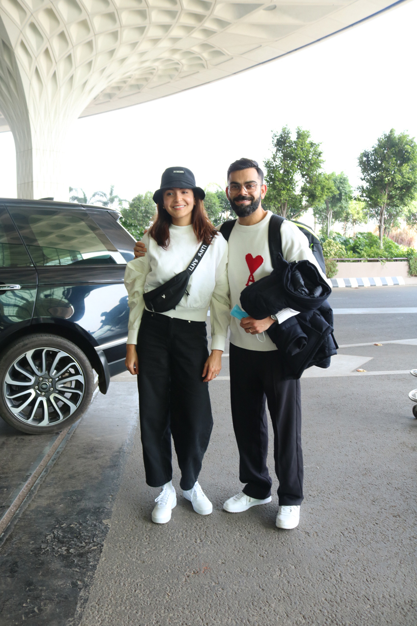 Anushka Sharma and Virat Kohli snapped at Mumbai Airport