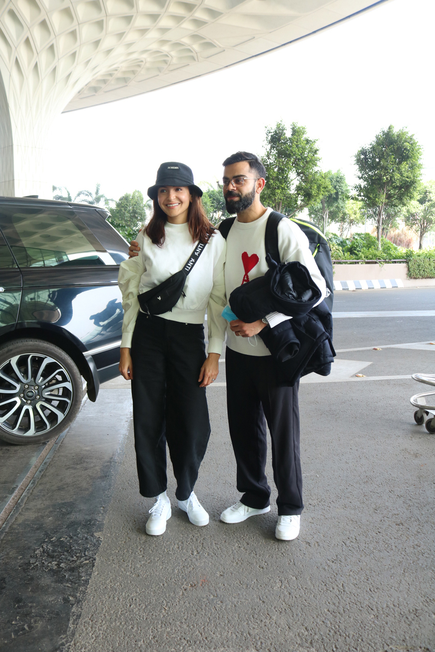 Anushka Sharma and Virat Kohli snapped at Mumbai Airport