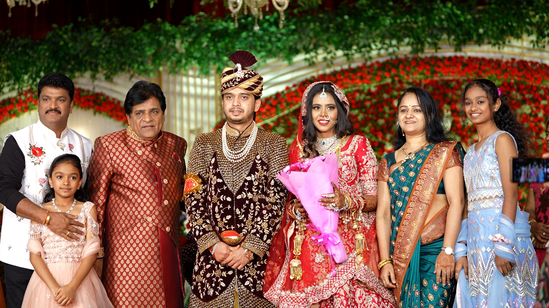 Ali Daughter Wedding Photos కదిలి వచ్చిన టాలీవుడ్ ప్రముఖులు.. చిరంజీవి, నాగార్జునతోపాటు ఎవరెవరు వచ్చారంటే? 