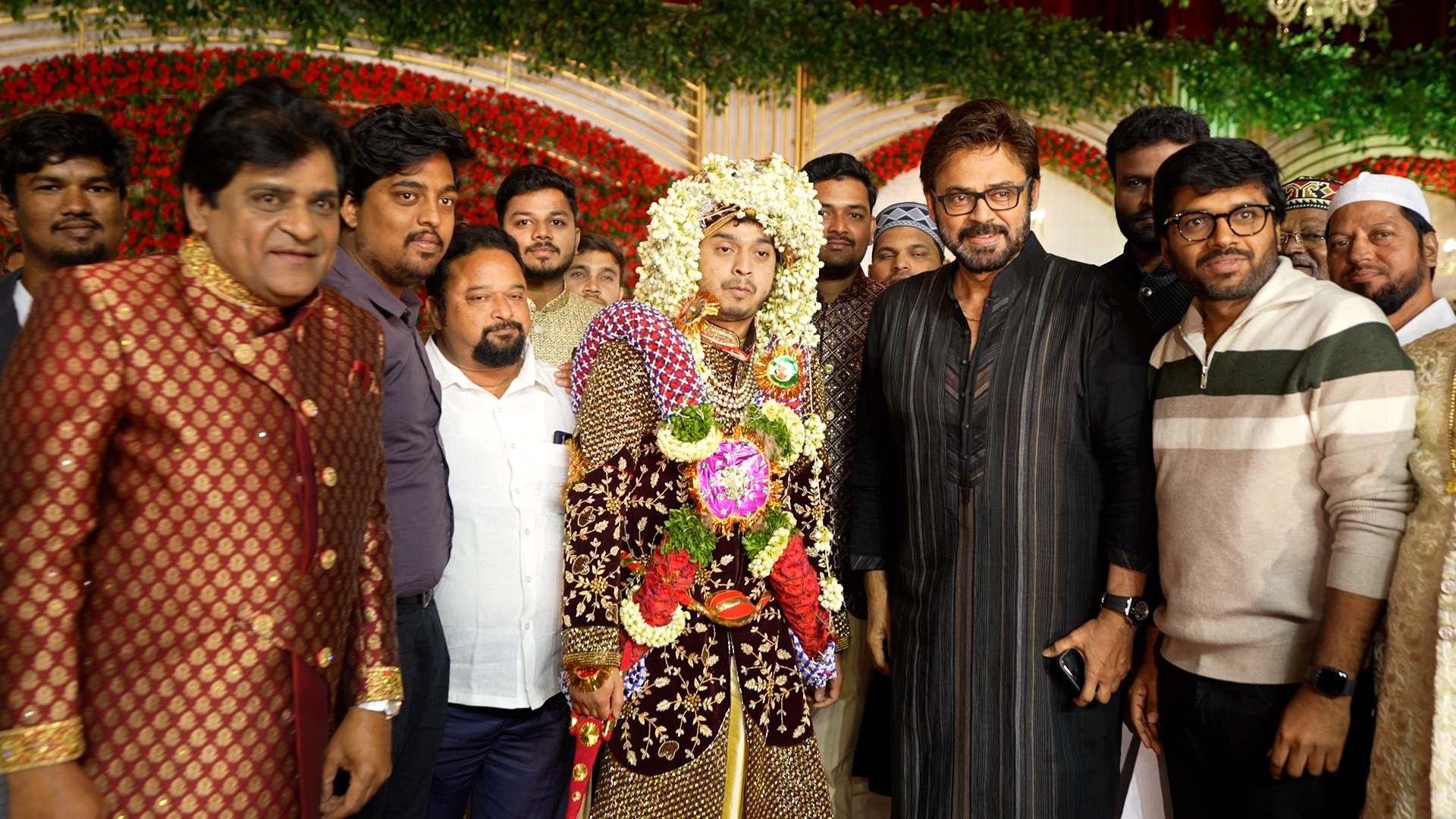 Ali Daughter Wedding Photos కదిలి వచ్చిన టాలీవుడ్ ప్రముఖులు.. చిరంజీవి, నాగార్జునతోపాటు ఎవరెవరు వచ్చారంటే? 