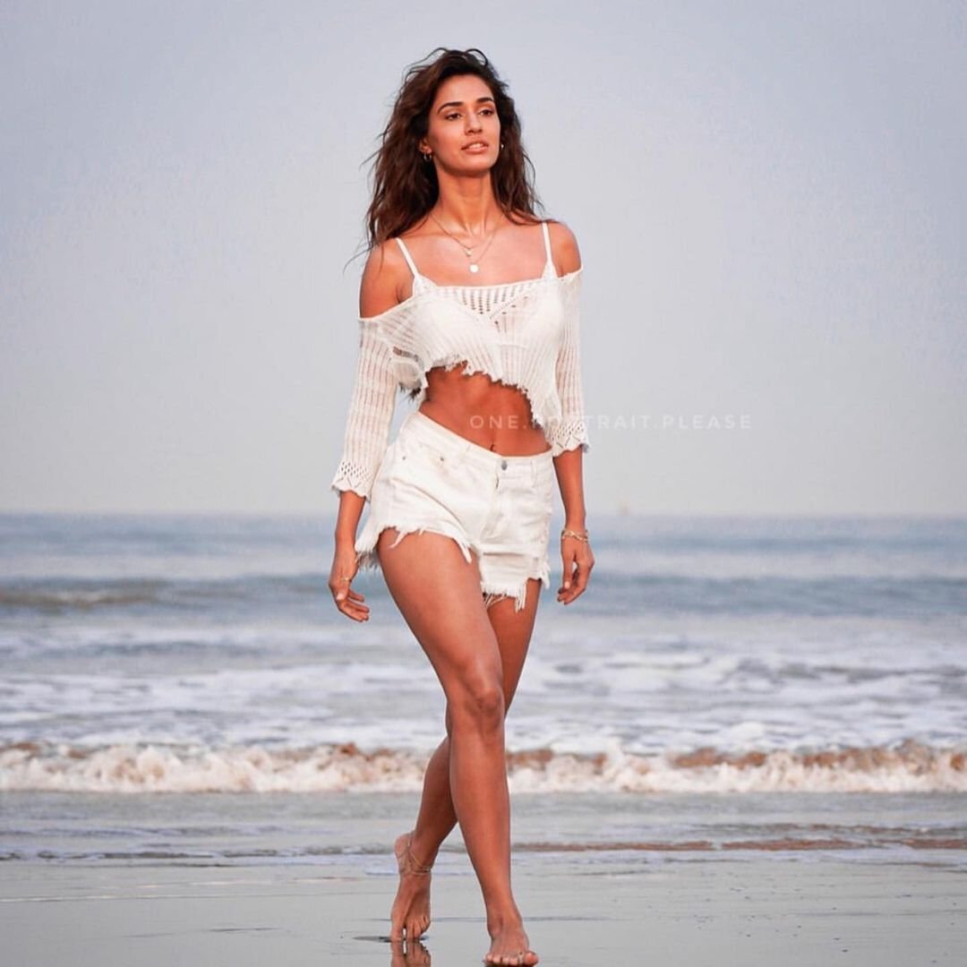 Disha Patani Looks Hot In Photoshoot