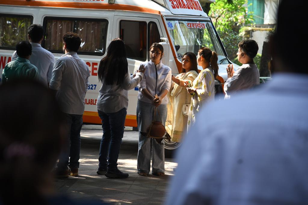 Siddhant Suryavanshi last rites: Amit Behl, Manish Goel and bid adieu to the actor