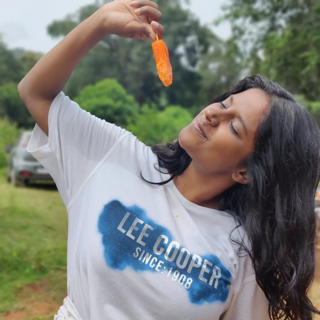 PHOTOS: ஜாக்கெட் அணியாமல் தெறி போஸ்.. நம்ம சுந்தரி சீரியல் கேப்ரியல்லவா இது? ஷாக்கான ஃபேன்ஸ்!