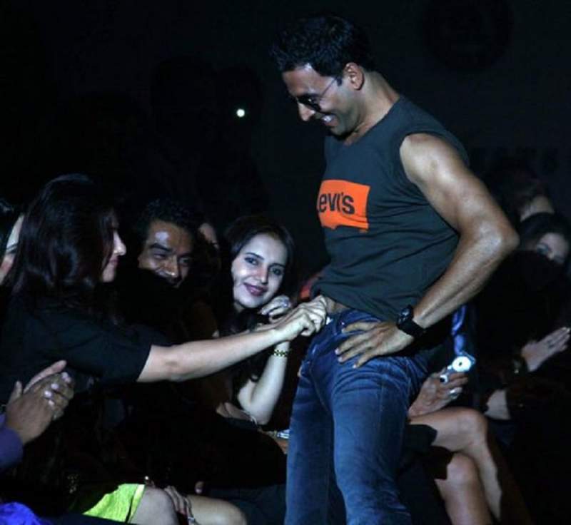 Watch Most Controversial Photos of Bollywood, Which will Shock You