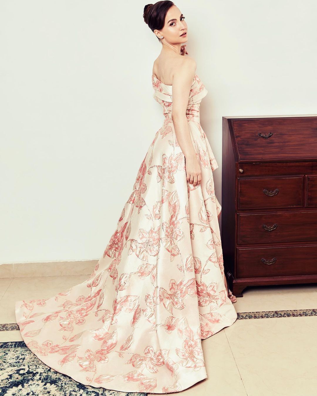 ಸ್ವೀಡನ್ ಬೆಡಗಿ ಎಲ್ಲಿ ಅವ್ರಾಮ್ ಹಾಟ್ ಚಿತ್ರಗಳು