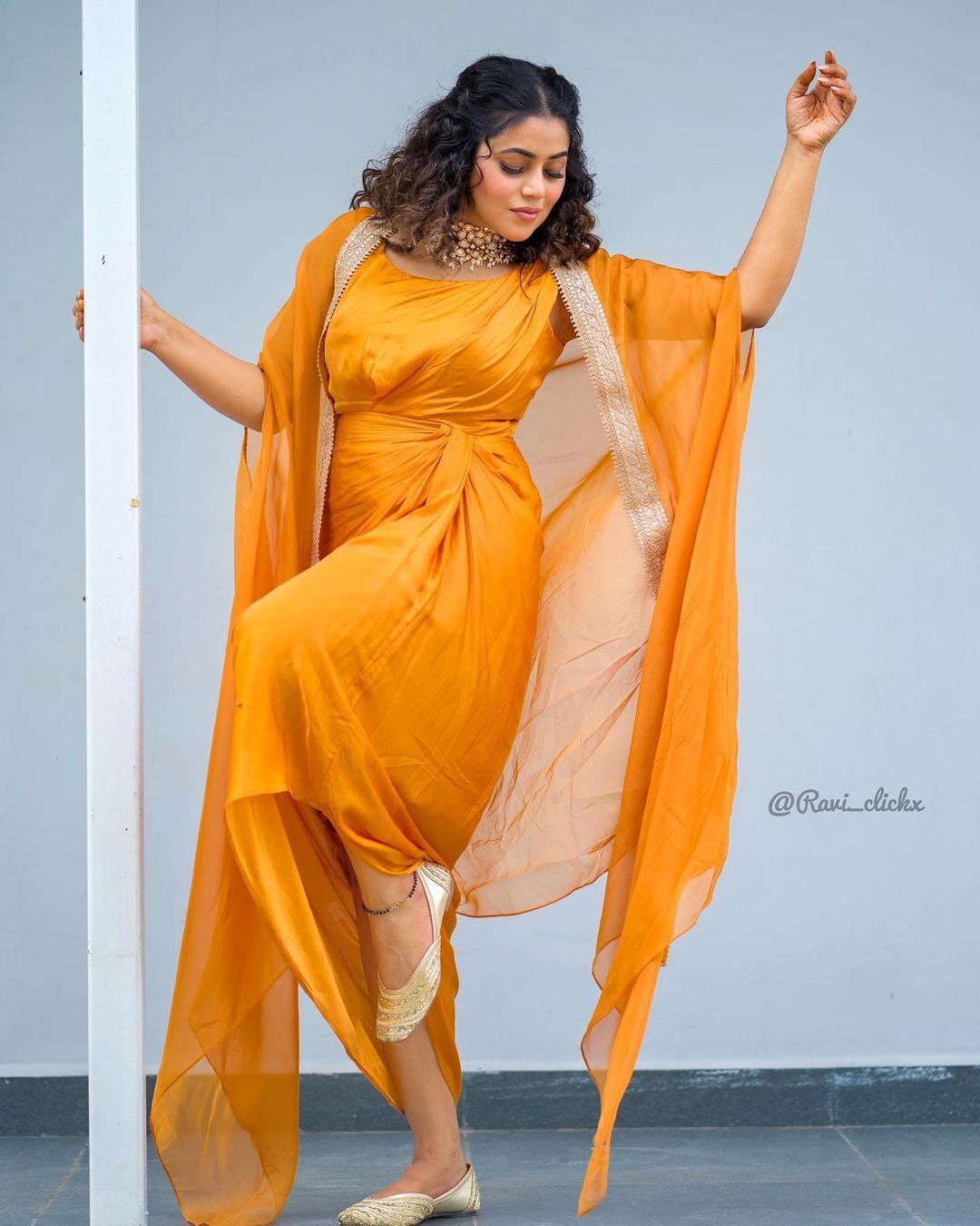 PHOTOS : திருமணத்திற்கு பிறகு ஆளே மாறிட்டாங்களே...பூர்ணாவை வர்ணிக்கும் ரசிகாஸ்!