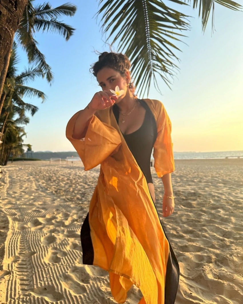 Aisha Sharma In A Swimsuit As She Enjoys Her Goa Vacation Filmibeat