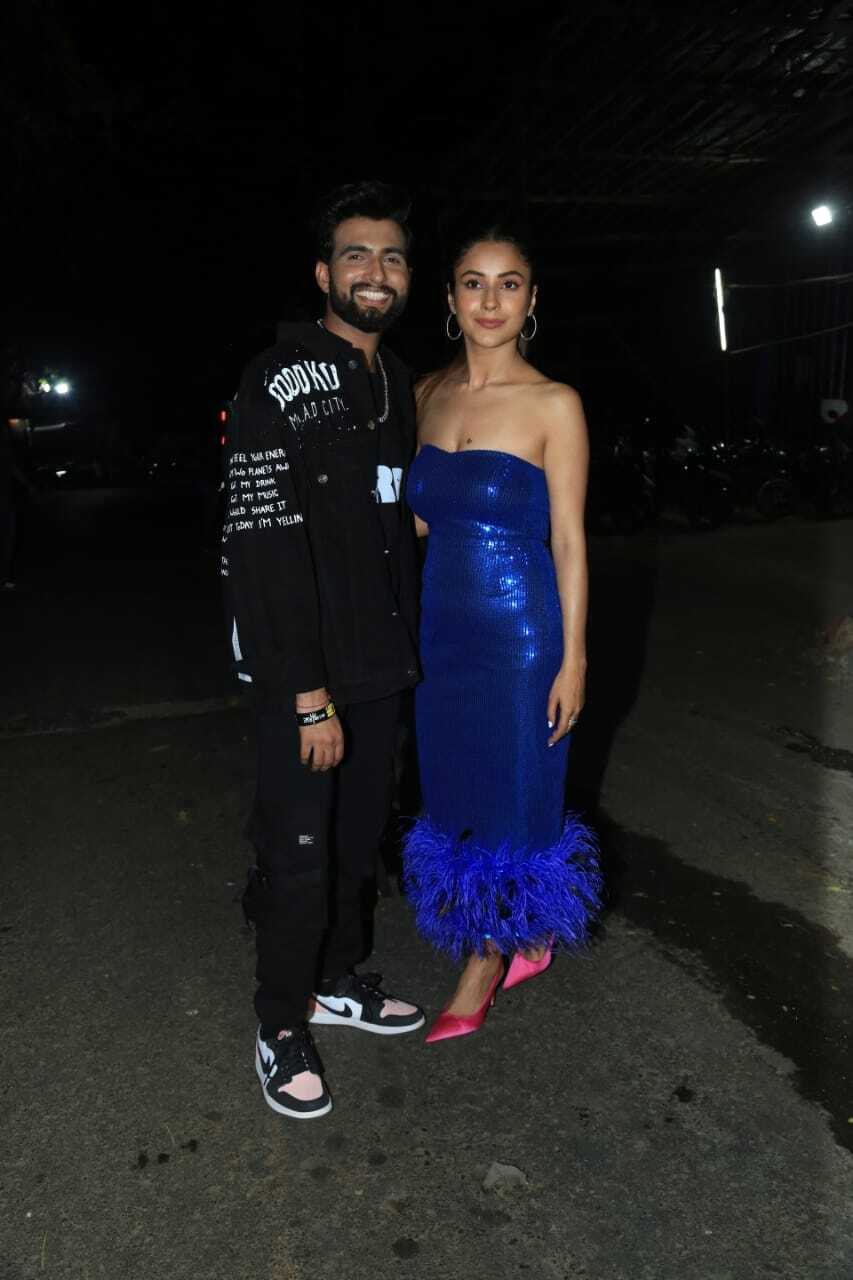 Bigg Boss 16: Shehnaaz Gill Shines Like A Star In Strapless Blue Sequin Dress With MC Square