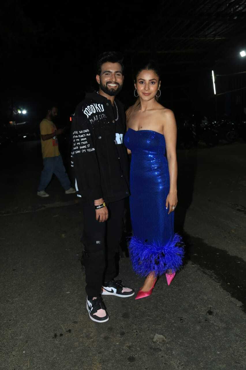 Bigg Boss 16: Shehnaaz Gill Shines Like A Star In Strapless Blue Sequin Dress With MC Square