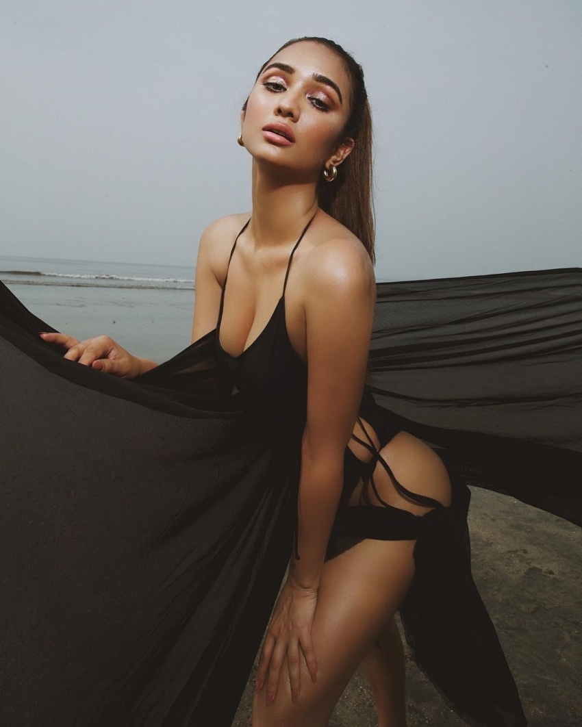 Hotness Alert! Akanksha Sharma Jugnu Song Girl Bold Photoshoot
