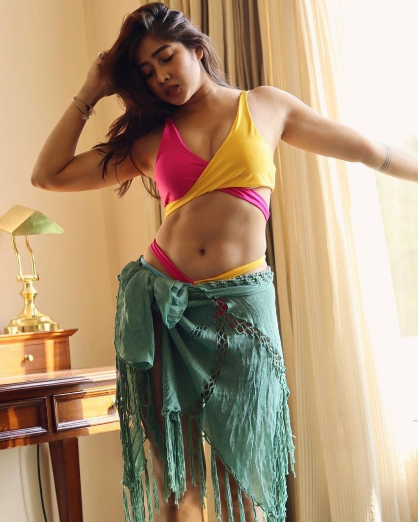Instagram Sensation Sofia Ansari Viral Bold Photoshoot