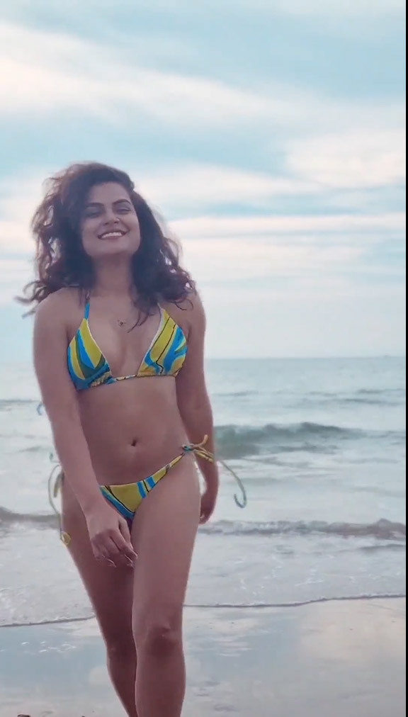 KGF Actress Roopa Rayappa Bikini Avatar Goes Viral On Internet