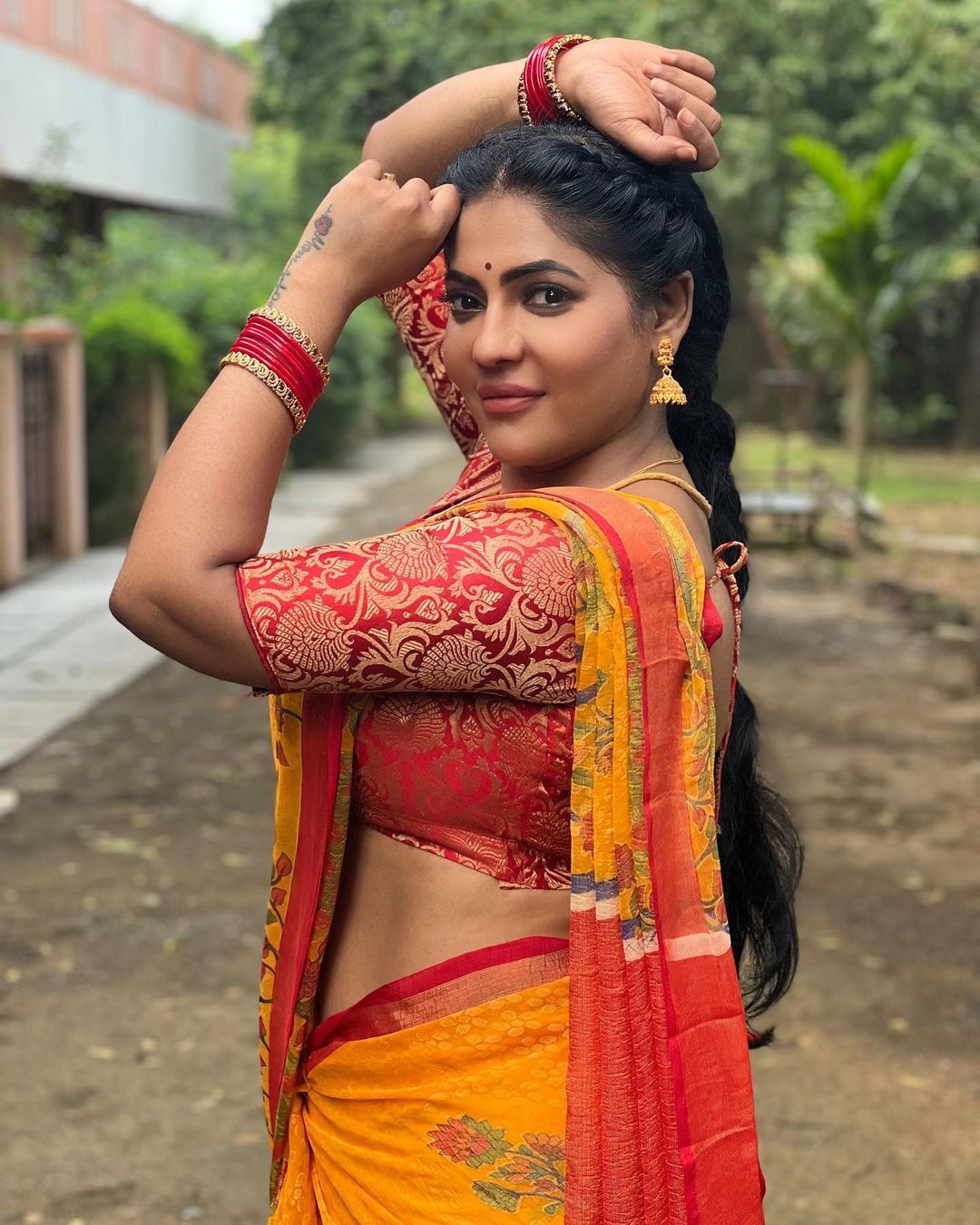 PHOTOS : சீ..சீ..என்ன பழக்கம் இது?சின்ன புள்ள போல..ரேஷ்மா பசுபுலேட்டியை கிண்டலடிக்கும் இளசுகள்!