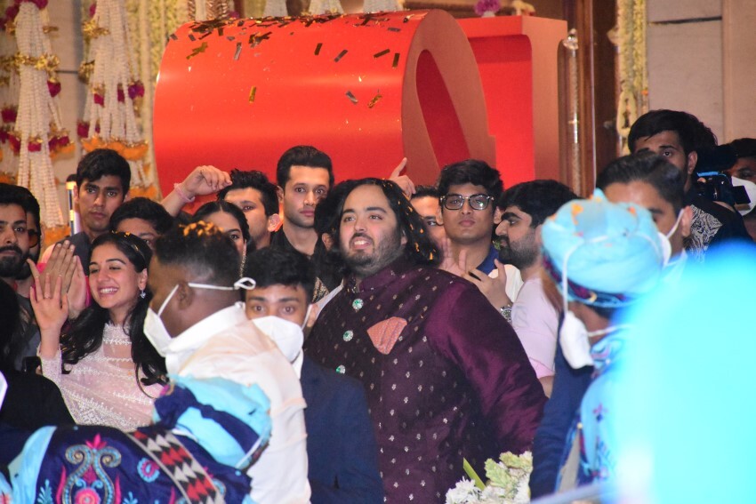 Salman Khan, Ranveer Singh, Janhvi Kapoor and other celebs at Anant Ambani and Radhika Merchant's engagement bash