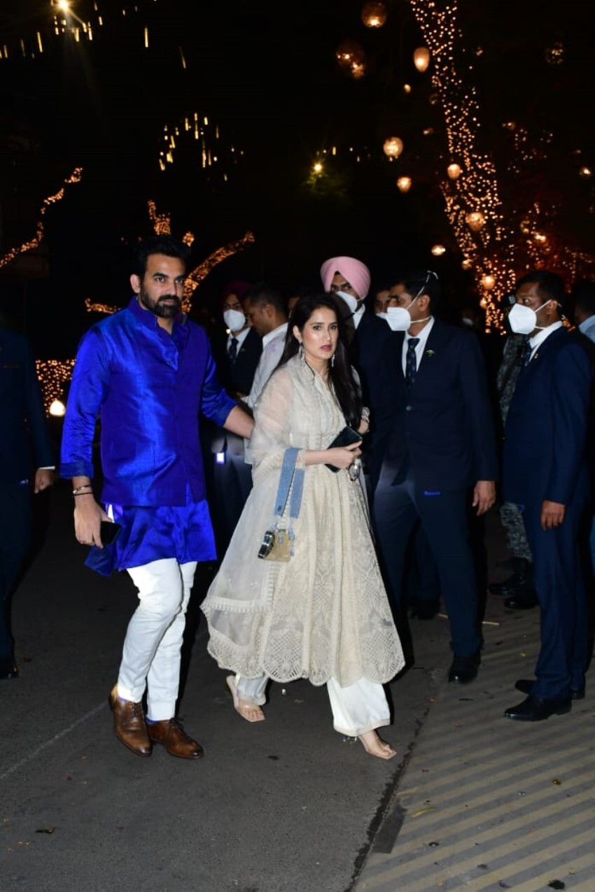 Salman Khan, Ranveer Singh, Janhvi Kapoor and other celebs at Anant Ambani and Radhika Merchant's engagement bash