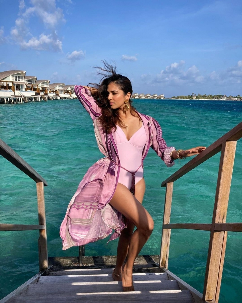 Top 10 South Indian Actresses Who Sizzled In Bikini