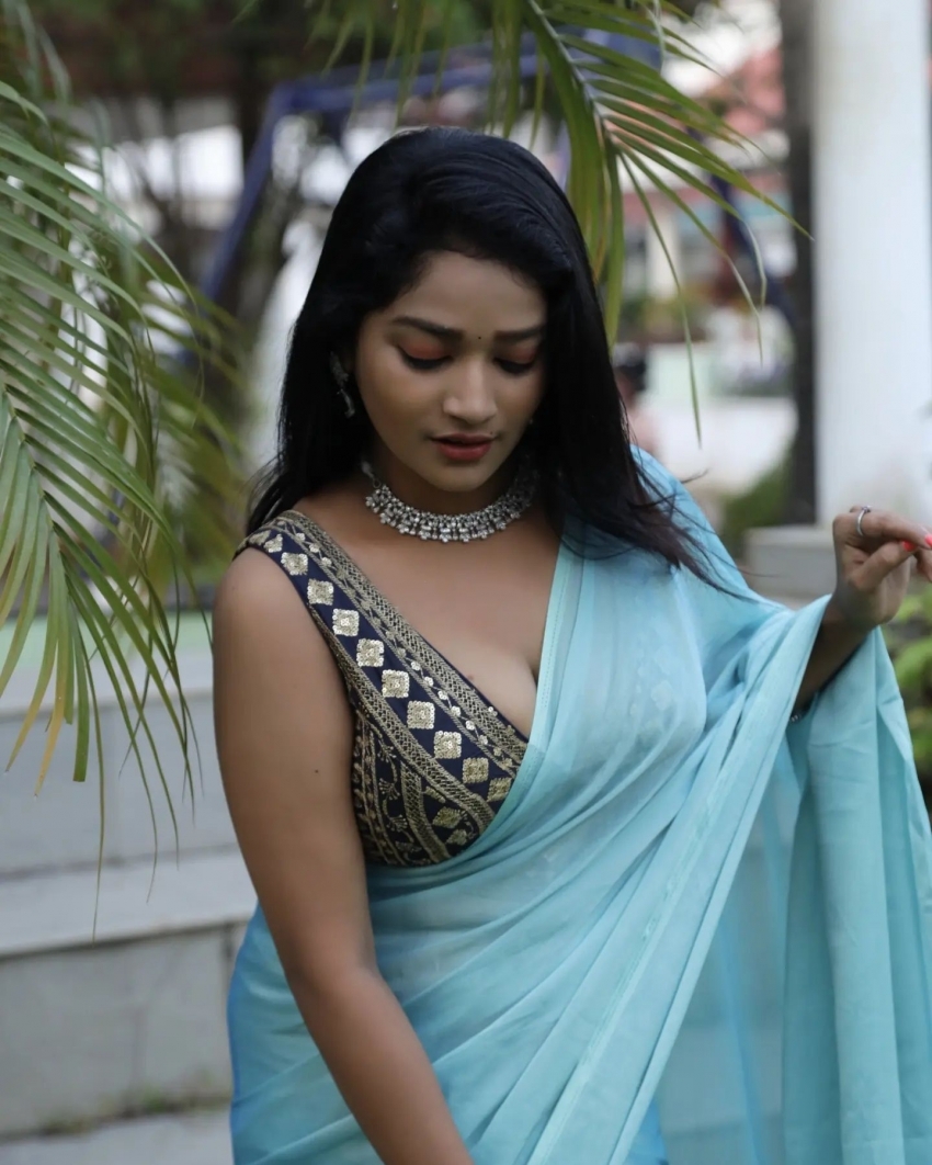 ಸೀರೆಯಲ್ಲಿ ಲಾವಣ್ಯ ಮನಿಕಂ ಒನಪು ವೈಯ್ಯಾರ 