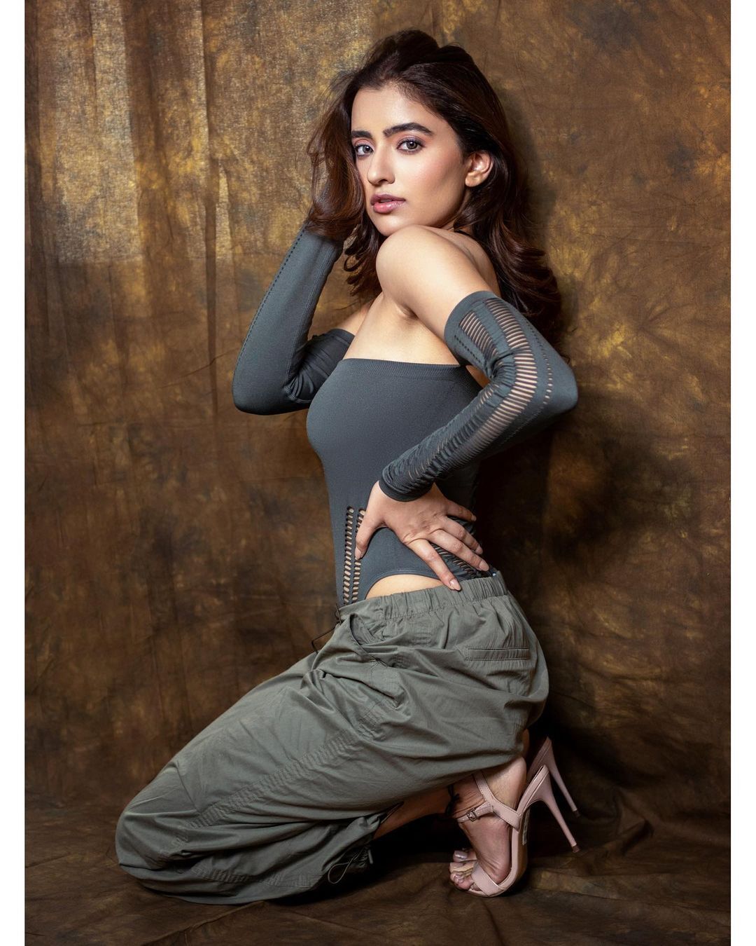 Rukshar Dhillon: జారుతున్న డ్రెస్సులో రుక్సార్ అందాలు.. విశ్వక్ సేన్ బ్యూటీ పిక్స్ వైరల్