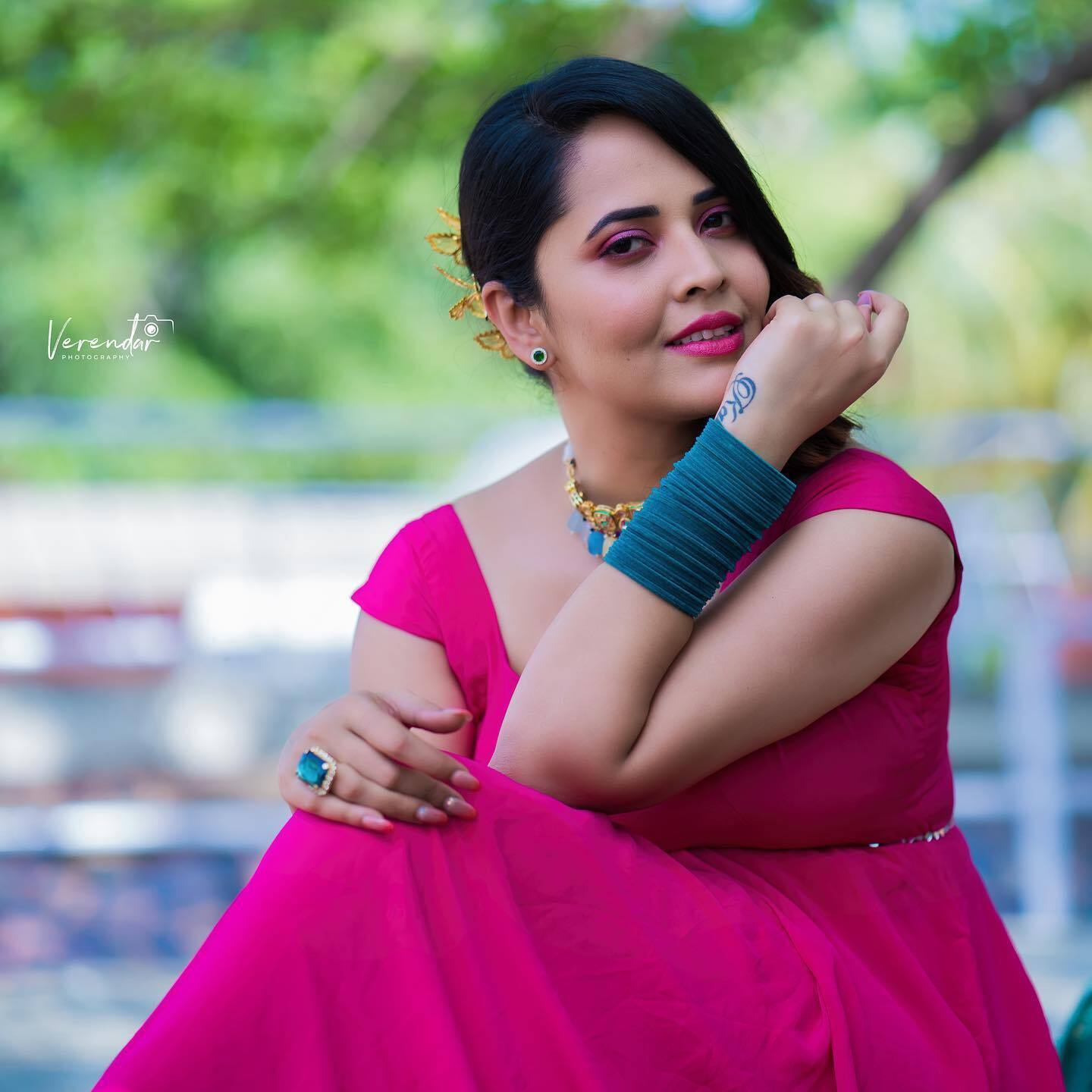 ಕೆಂಪು ಸೀರೆಯಲ್ಲಿ ರಂಗಾದ ಅನಸೂಯ ಚಿತ್ರಗಳು