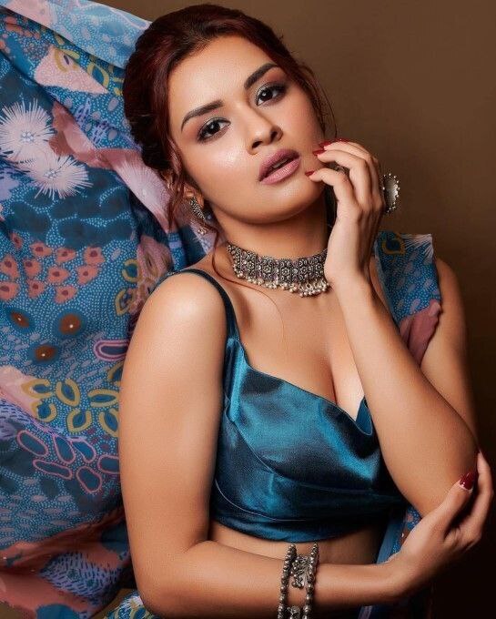 21 ವರ್ಷದ ಬೆಡಗಿ ಅವ್ನೀತ್ ಕೌರ್ ಹಾಟ್ ಫೋಟೊಗಳು 