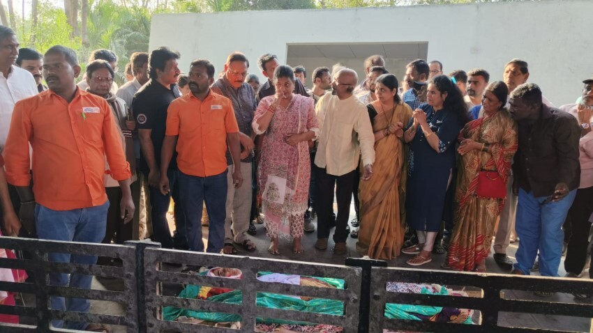 Celebs Pay Final Respect to Senior Actress Jamuna