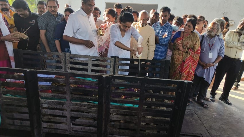 Celebs Pay Final Respect to Senior Actress Jamuna