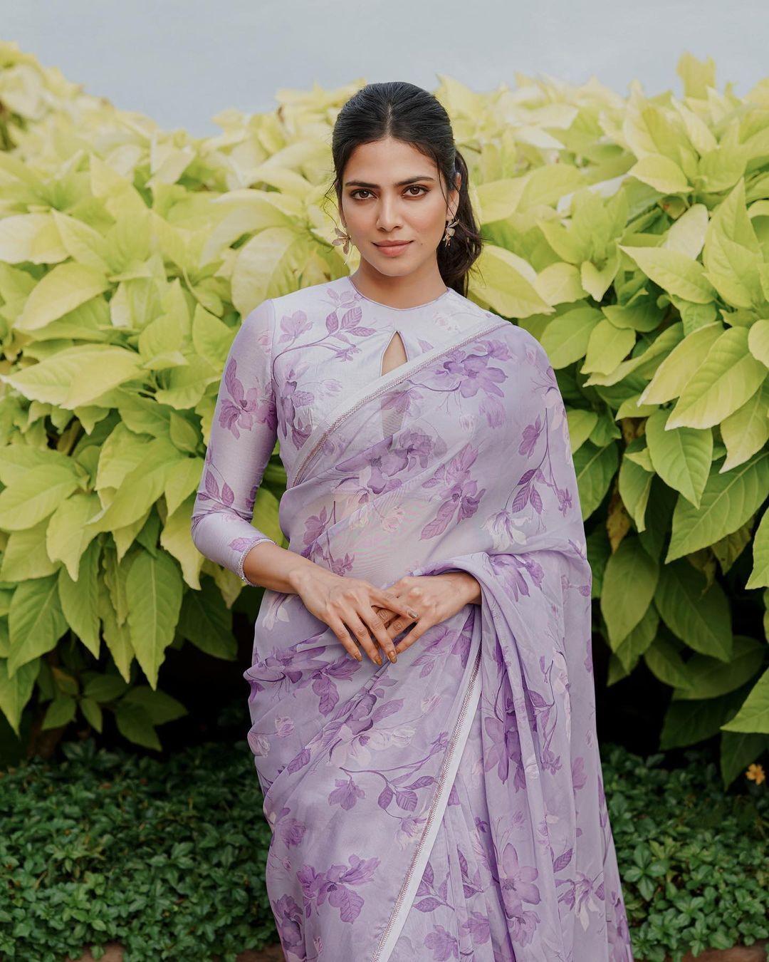 Malavika Mohanan: చీరలోనూ మాళవిక మోహనన్ అందాల ఆరబోత.. హాట్ లుక్స్ తో బ్యూటీ! 