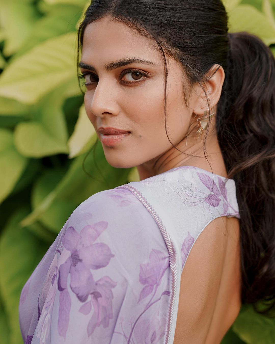 Malavika Mohanan: చీరలోనూ మాళవిక మోహనన్ అందాల ఆరబోత.. హాట్ లుక్స్ తో బ్యూటీ! 