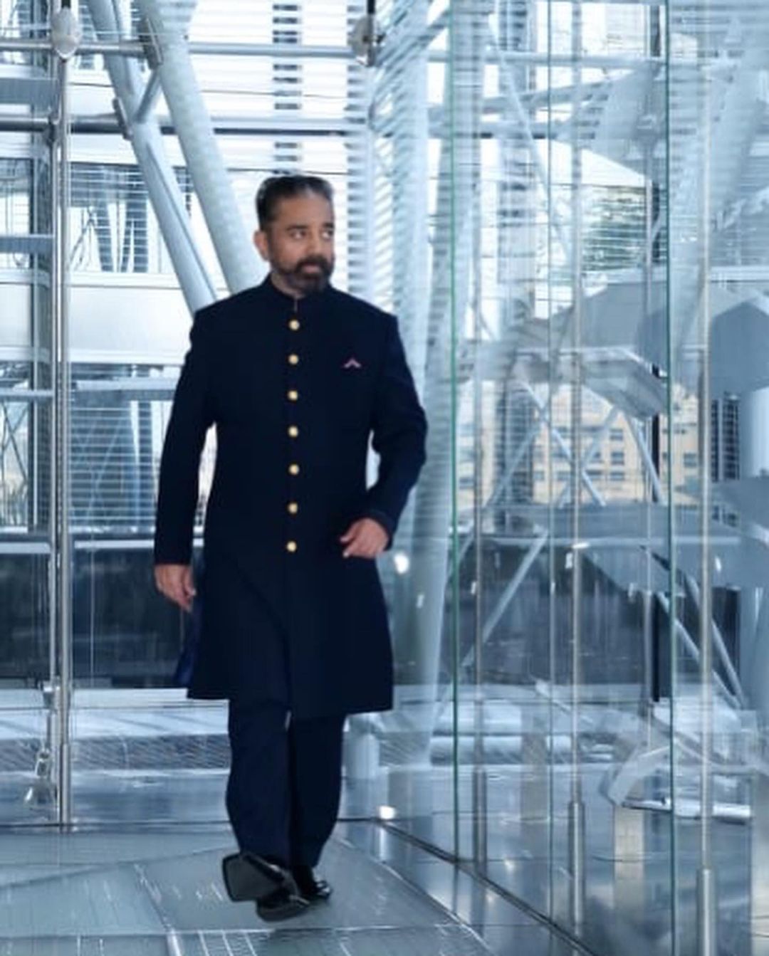 PHOTOS இது பெயிண்ட் இல்லை பேஷன்... பிக் பாஸ் கிராண்ட் பினாலே