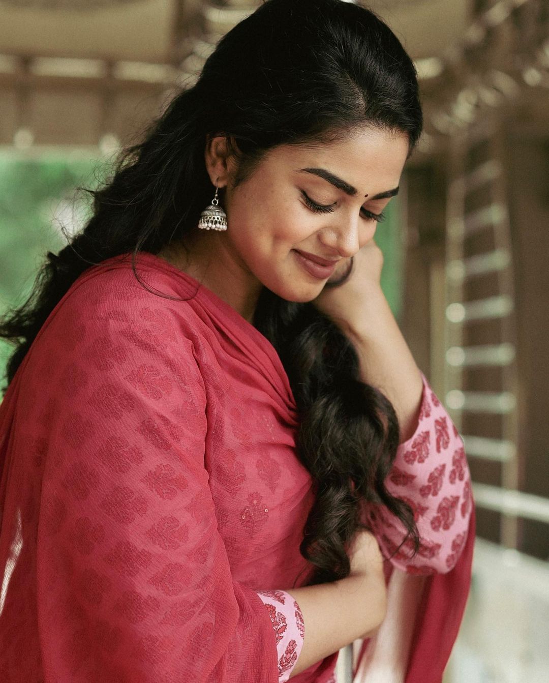 PHOTOS: கிழக்கே போகும் ரயிலில் சித்தி இத்னானியின் க்யூட் கிளிக்ஸ் உச்சுக் கொட்டி நின்ற ரசிகர்கள்