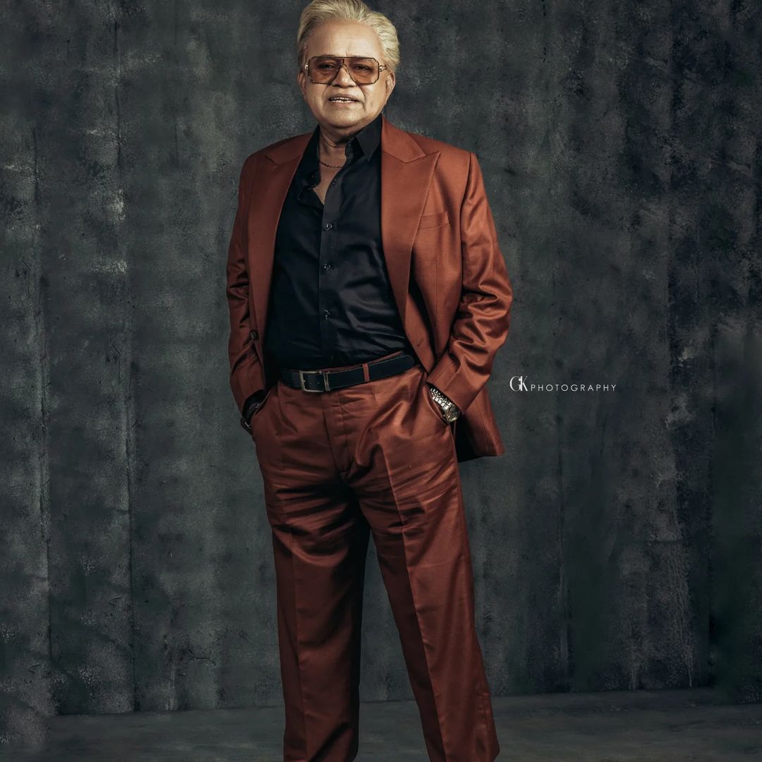 PHOTOS: யாரென்று தெரிகிறதா? கோட் சூட்ல சும்மா கெத்தா போஸ் கொடுத்த ...