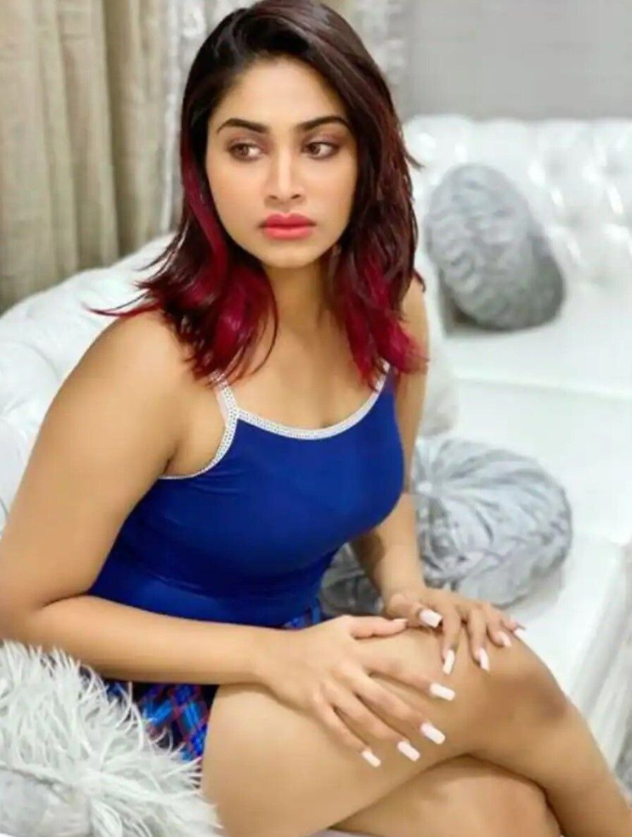 ಸೀರೆಗೂ ಸೈ ಹಾಟ್ ಡ್ರೆಸ್‌ಗೂ ಜೈ ವಿಕ್ರಮ್ ಬೆಡಗಿ ಶಿವಾನಿ ನಾರಾಯಣನ್ 