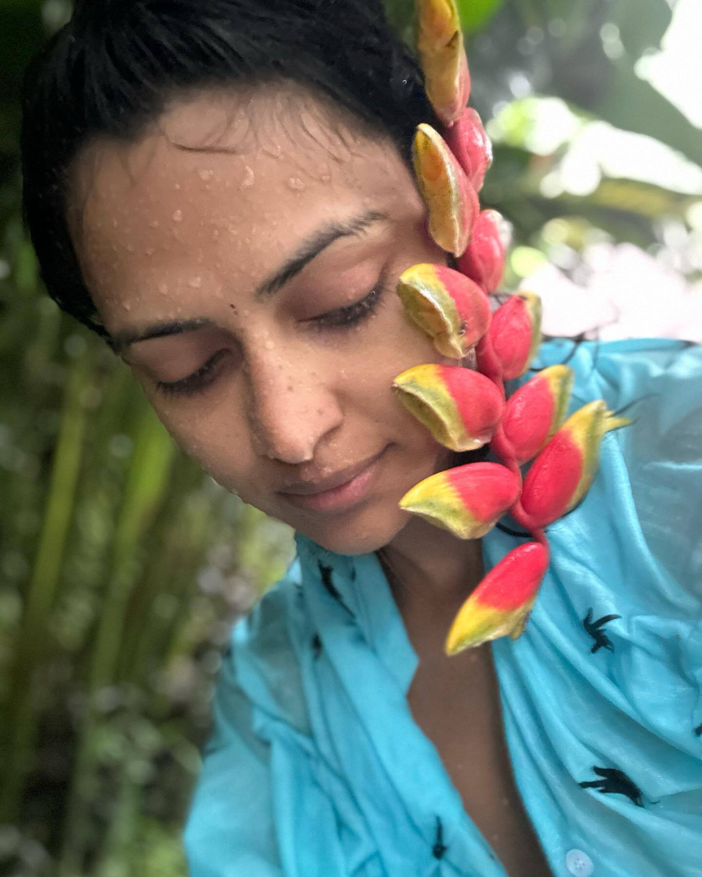 Amala Paul: బికినీలో బౌండరీ దాటేసిన అమల.. తడిచిన అందాలతో రెచ్చగొడుతూ!