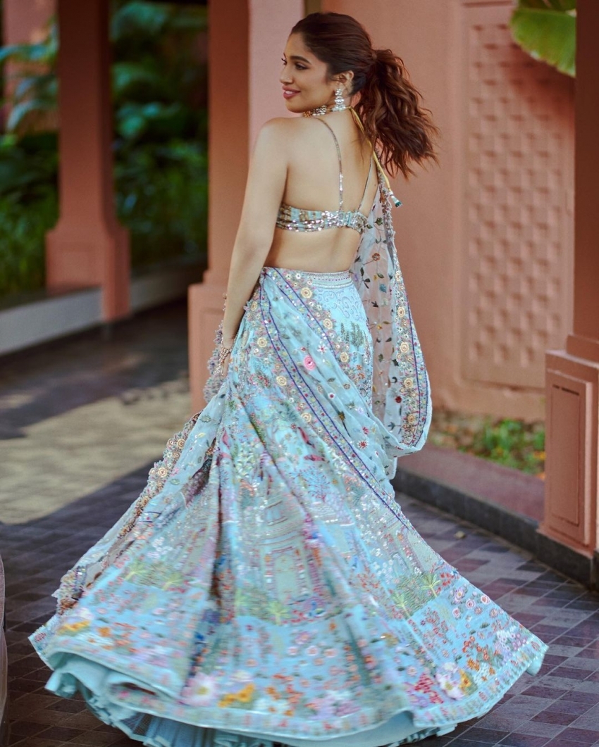 ಲೆಹಂಗಾದಲ್ಲಿ ಭೂಮಿ ಪಡ್ನೇಕರ್ ಬೋಲ್ಡ್ ಚಿತ್ರಗಳು 