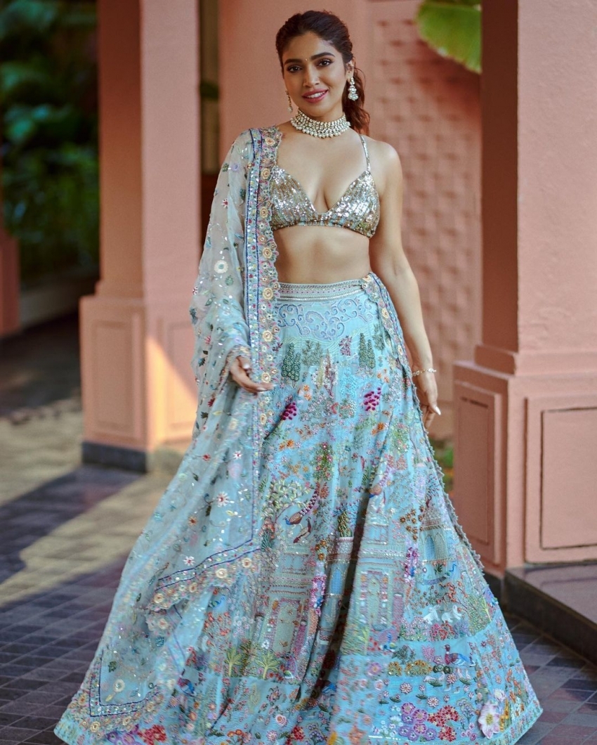 ಲೆಹಂಗಾದಲ್ಲಿ ಭೂಮಿ ಪಡ್ನೇಕರ್ ಬೋಲ್ಡ್ ಚಿತ್ರಗಳು 