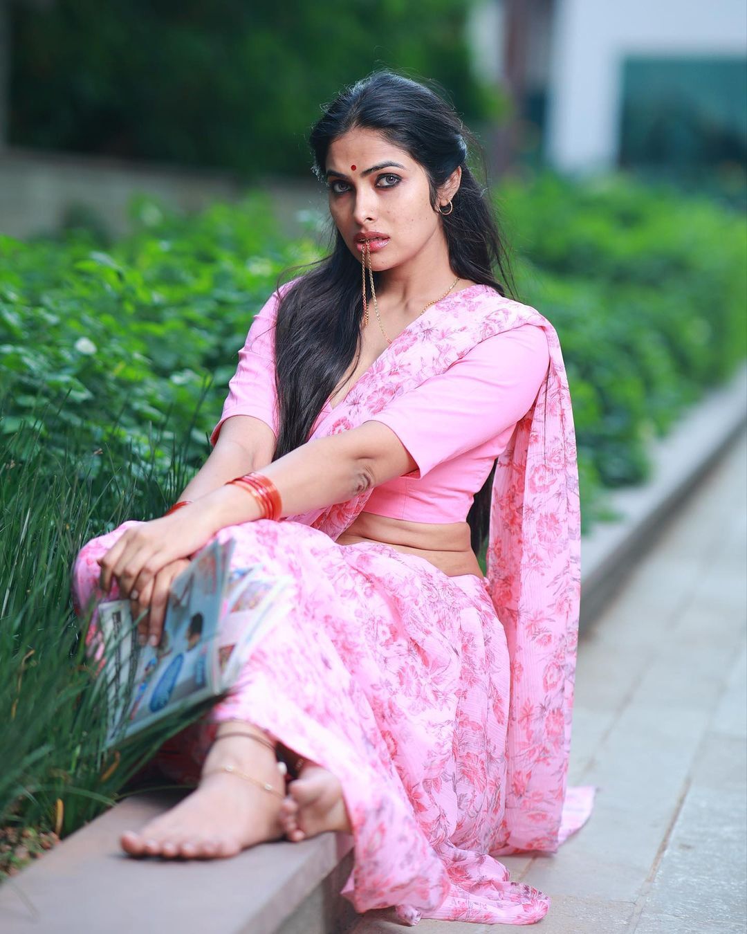 Divi Vadthya: సిల్క్ స్మిత అవతారం ఎత్తిన దివి వాద్యా.. ఎద నాభి అందాలతో అమ్మ బాబోయ్ రచ్చ!