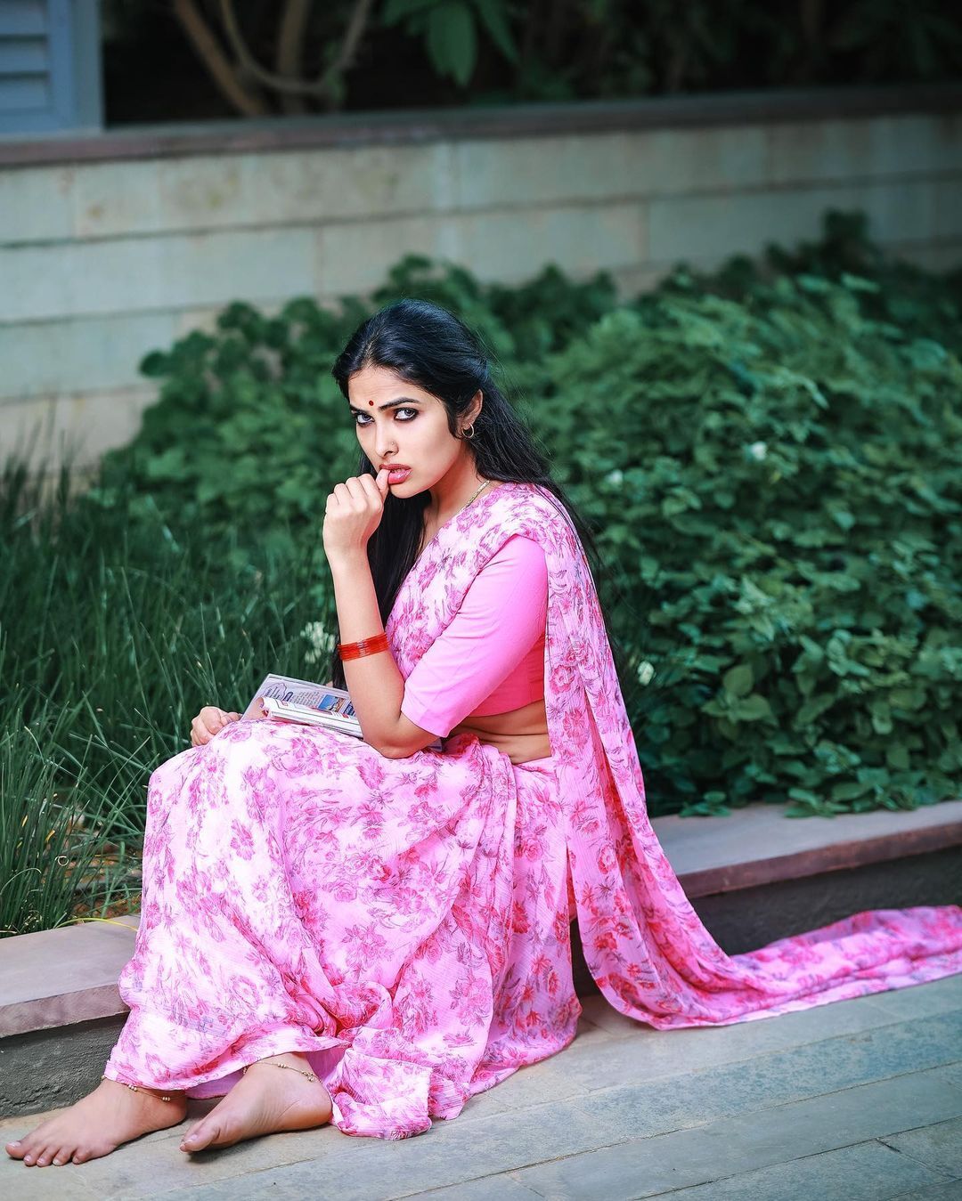 Divi Vadthya: సిల్క్ స్మిత అవతారం ఎత్తిన దివి వాద్యా.. ఎద నాభి అందాలతో అమ్మ బాబోయ్ రచ్చ!