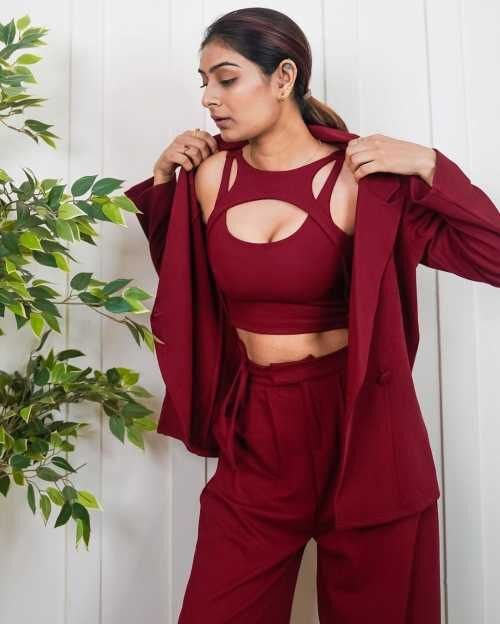 ಈ ಟಿಕ್ ಟಾಕ್ ಬೆಡಗಿಗೆ ಡ್ರೆಸ್ ಮೈಮೇಲೆ ನಿಲ್ಲಲ್ಲ! 