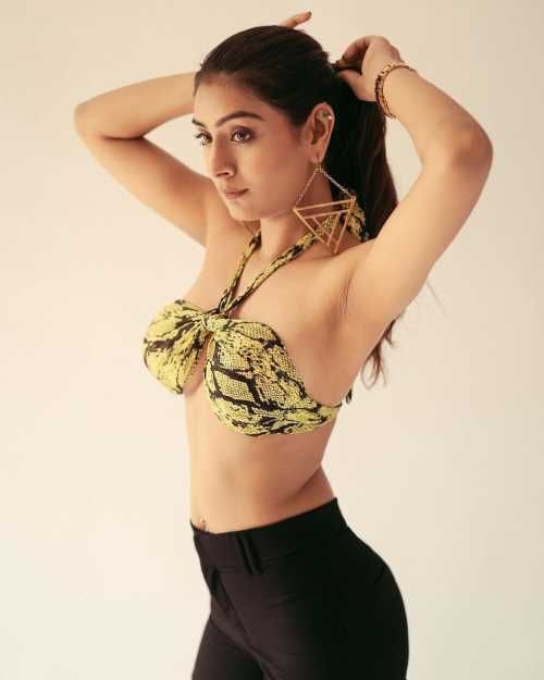 ಈ ಟಿಕ್ ಟಾಕ್ ಬೆಡಗಿಗೆ ಡ್ರೆಸ್ ಮೈಮೇಲೆ ನಿಲ್ಲಲ್ಲ! 